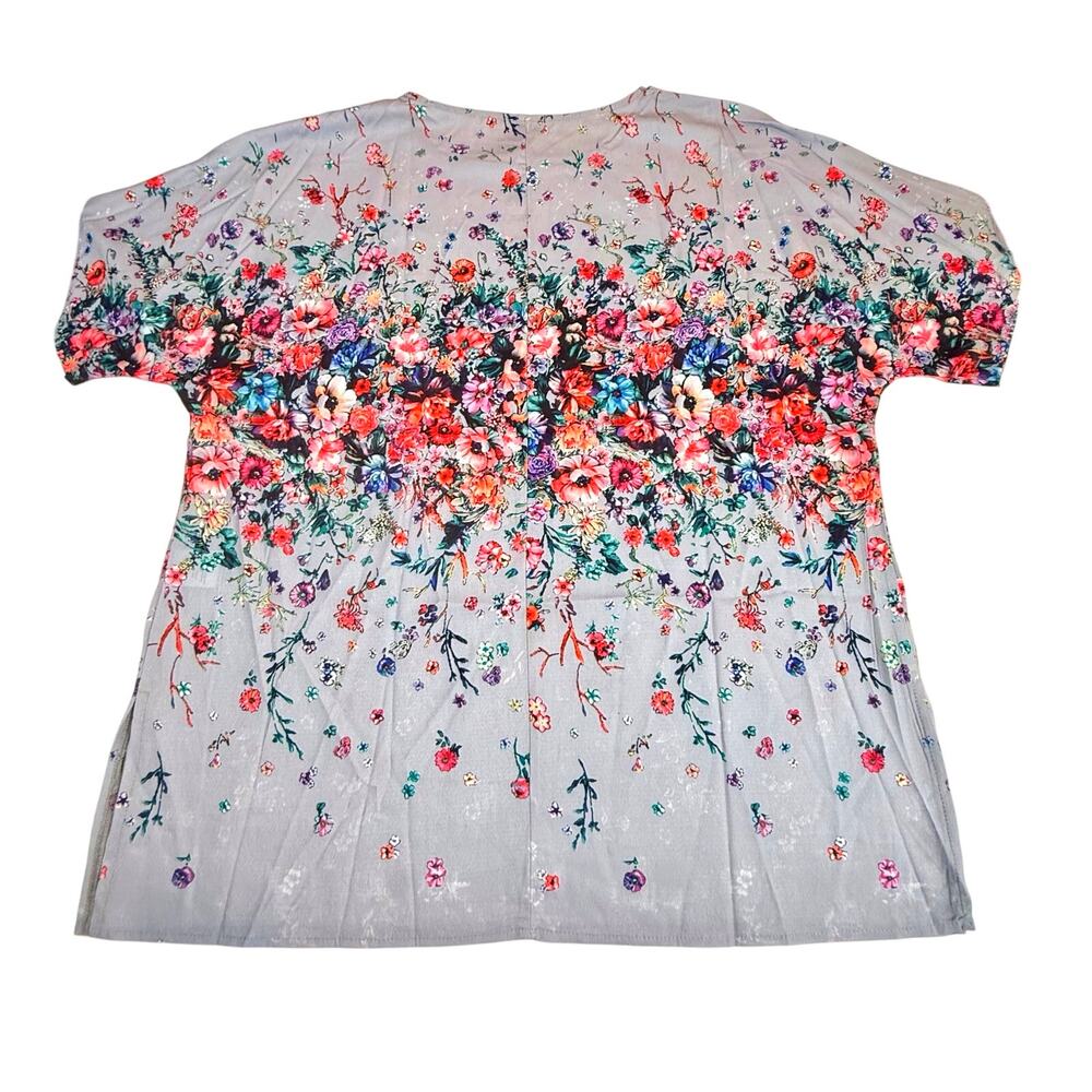 NIB Grey Background Floral Print Short Sleeve Popover Top Lightweight Round Neck - Picture 2 of 16
